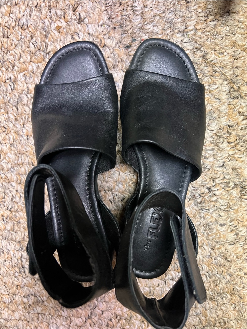 THE FLEXX Black Leather Open-Toe Ankle-Strap Sandals Size 7